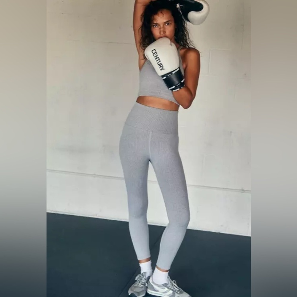 NWT Ultra High-Rise Happiness Runs Leggings Grey
